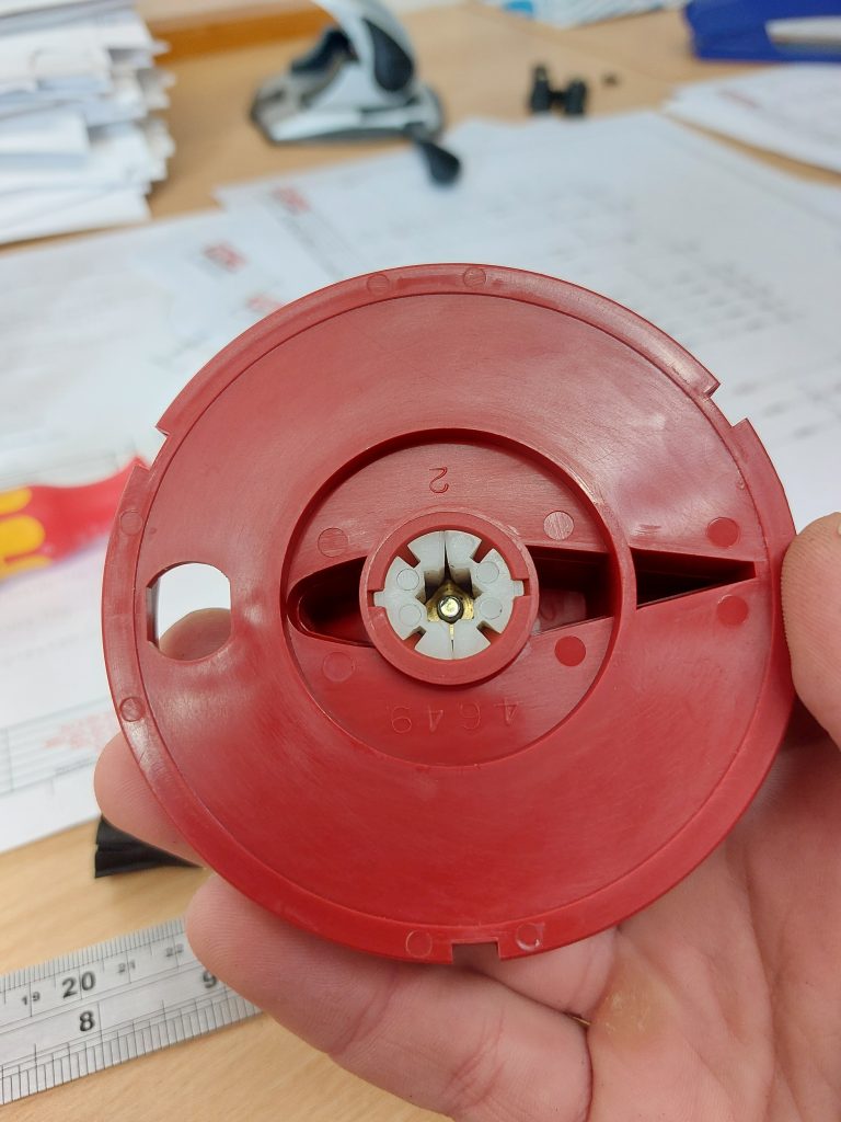 Large Isolator Handle with the original Insert