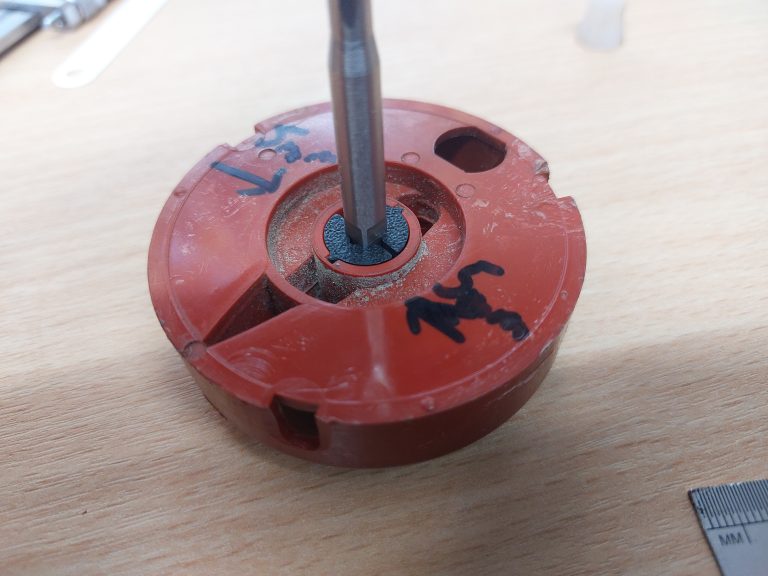 Smaller Isolator Handle with 3D Printed Insert